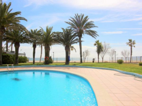 HOLIDAY CENTER 2303 Apartamento en primera línea de mar y con piscina en Santa Margarita (Roses). - ES-228-178